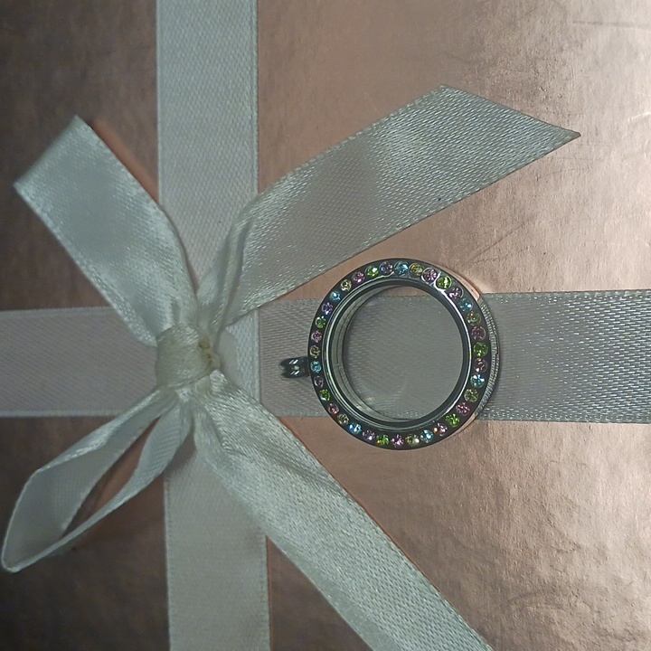 Medium Locket